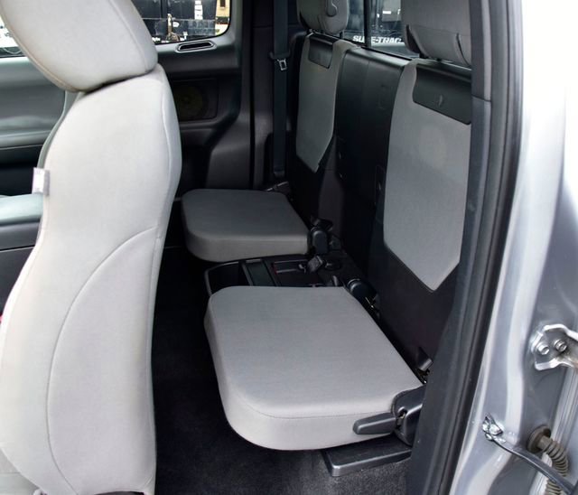 Used 2017 Toyota Tacoma SR5 w/ Tow Package AWD/4WD image 11