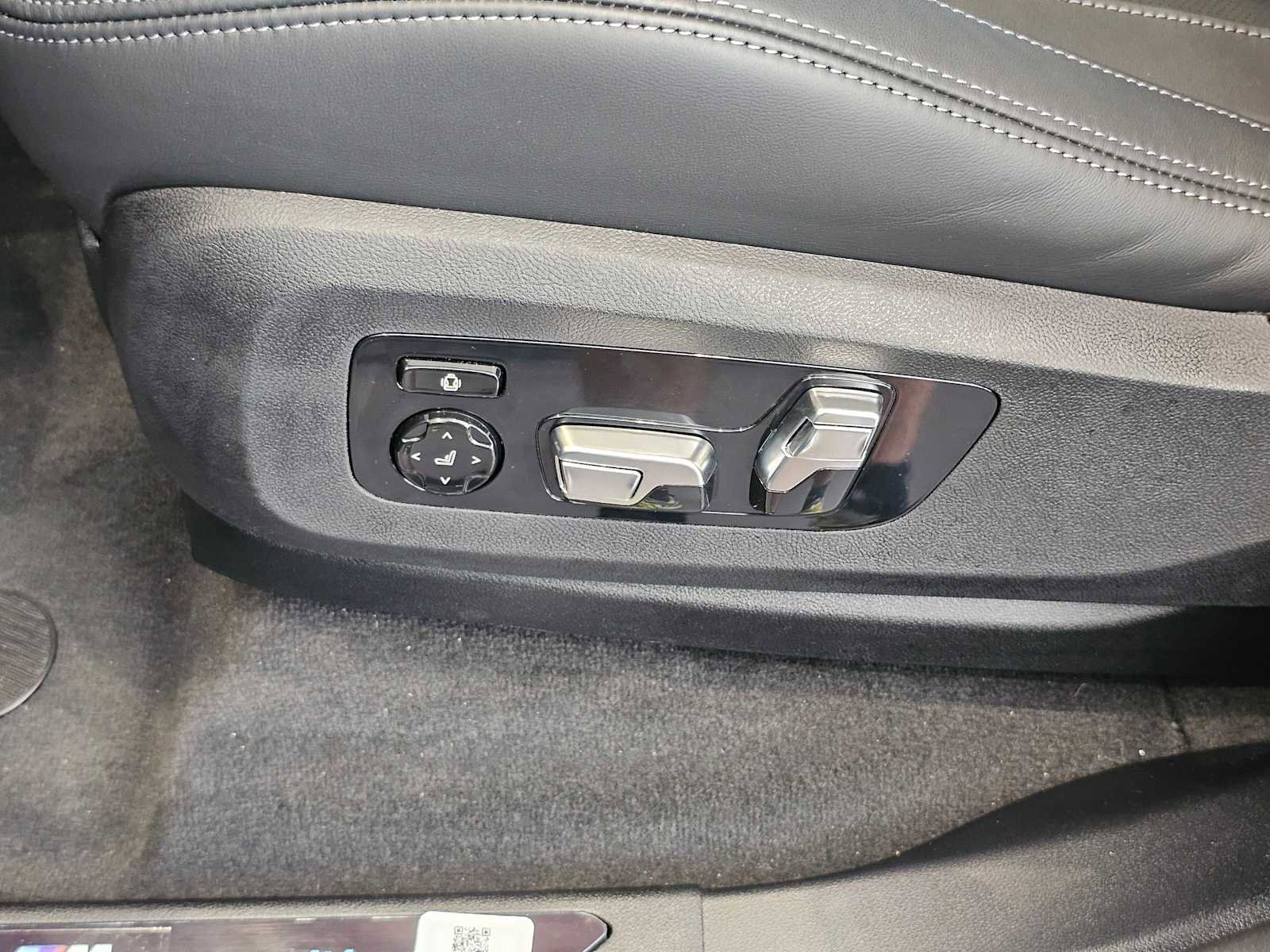 New 2026 BMW X5 M Competition w/ Executive Package image 24