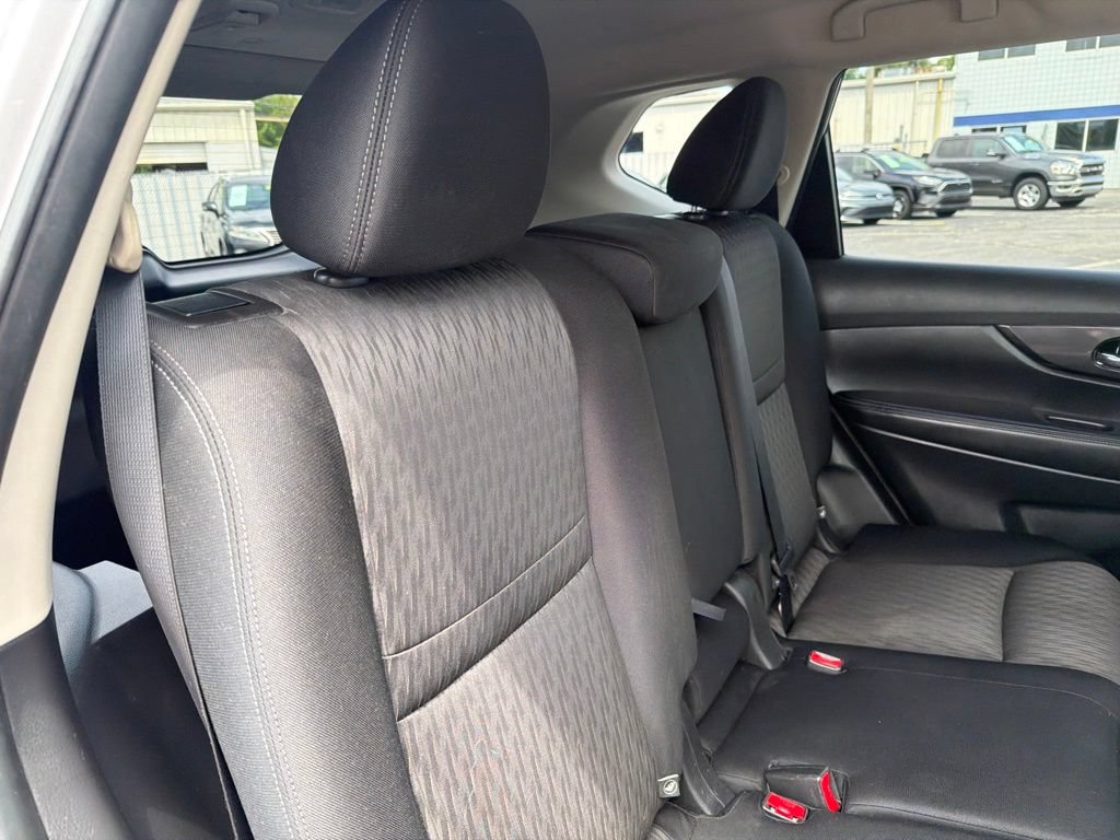 Used 2018 Nissan Rogue SV FWD image 28