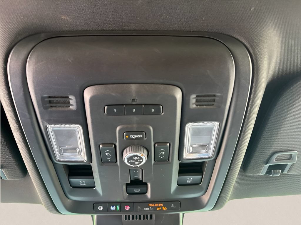 Used 2023 GMC Yukon Denali w/ LPO, Floor Liner Package AWD/4WD image 30