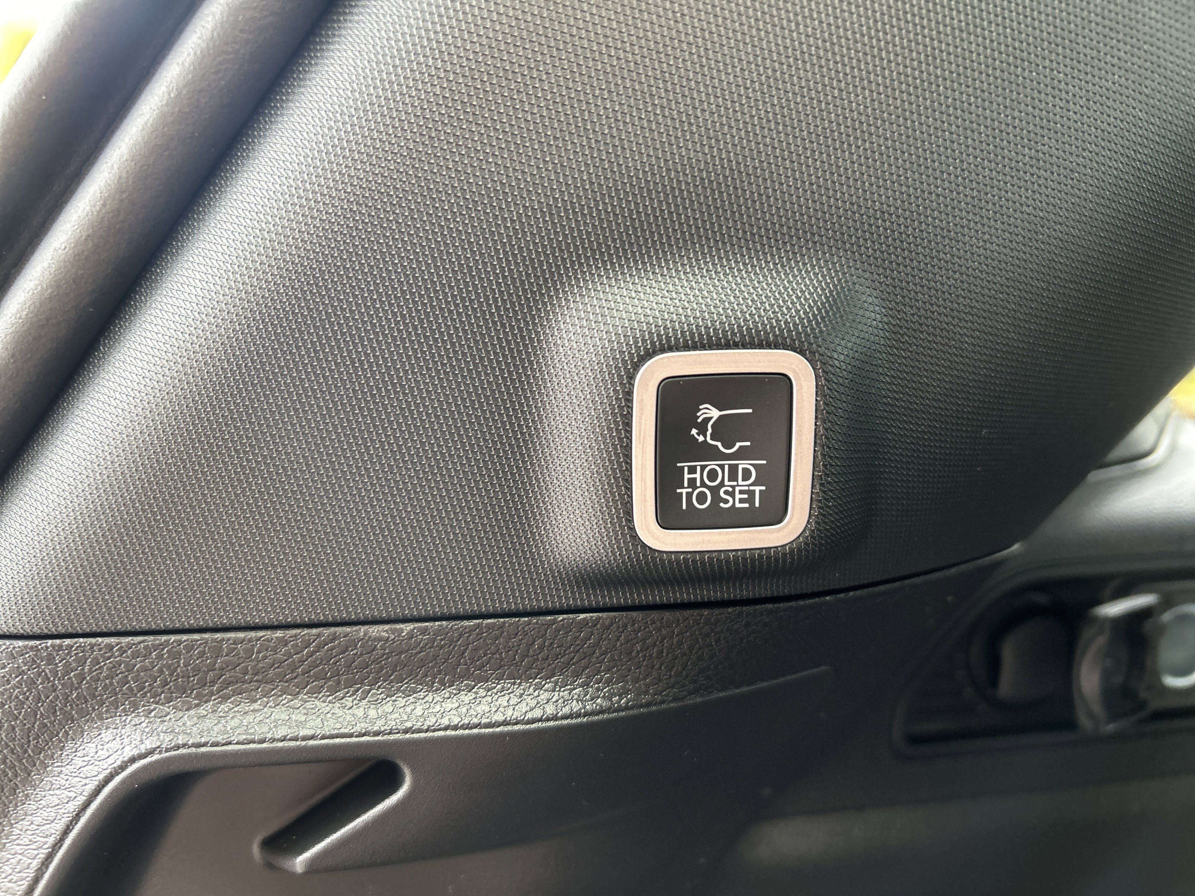 New 2025 Jeep Grand Cherokee Altitude image 8