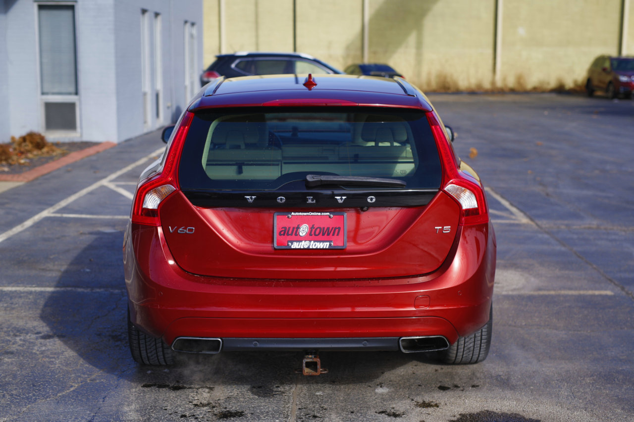 Used 2015 Volvo V60 T5 Premier Plus image 16