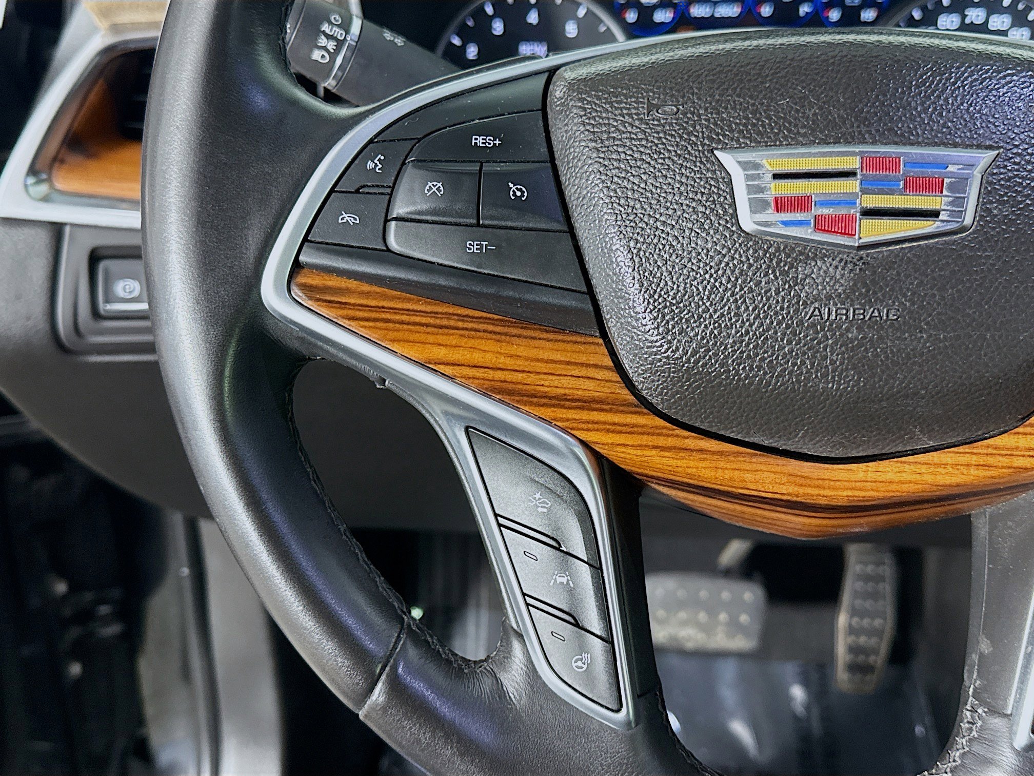 Used 2017 Cadillac XT5 Platinum image 14