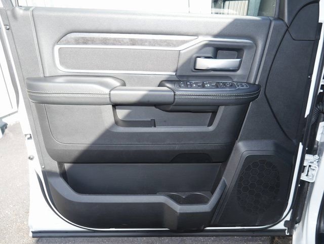 Used 2024 RAM 2500 Big Horn w/ Night Edition AWD/4WD image 10