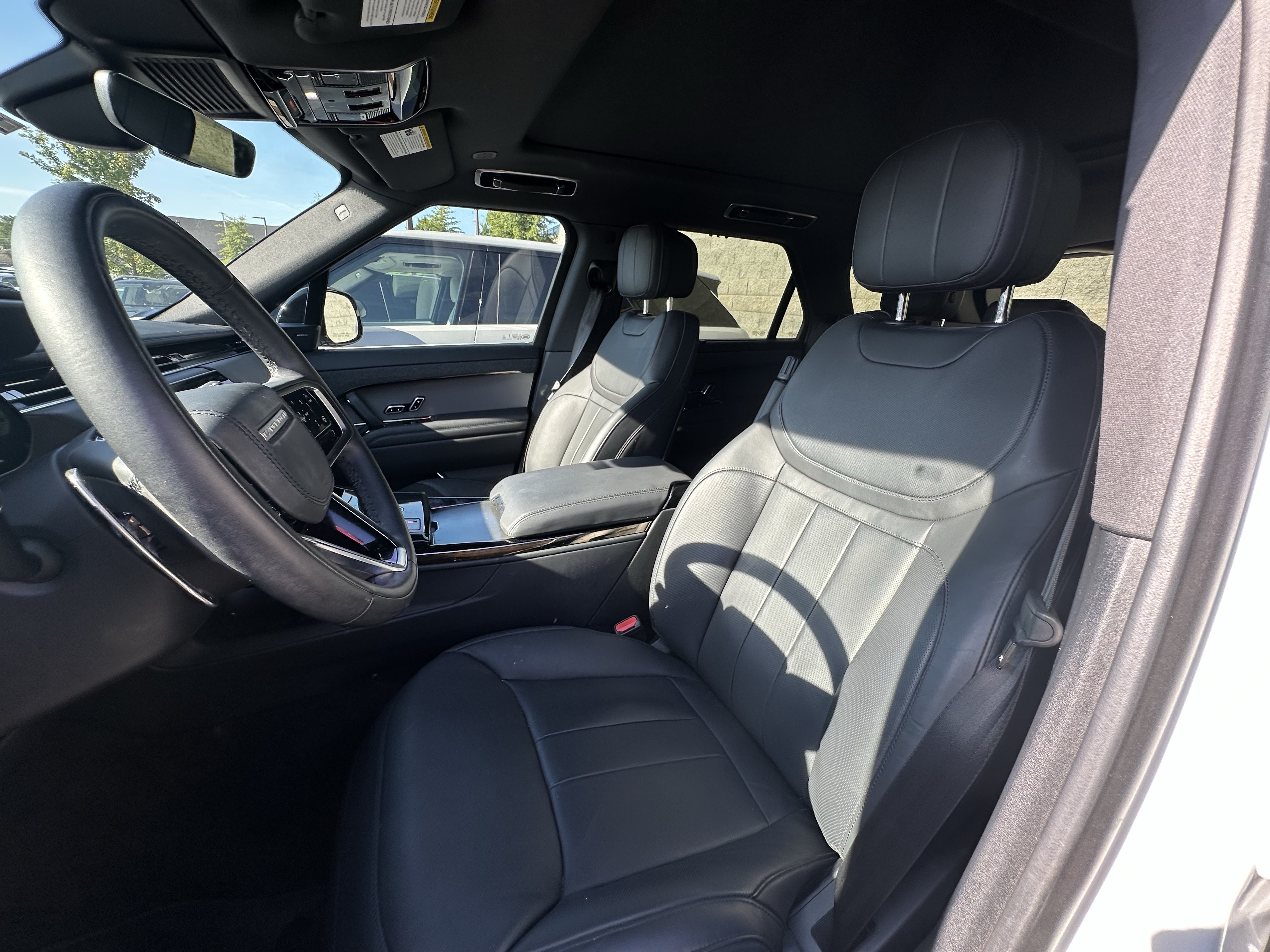 Used 2024 Land Rover Range Rover Sport SE AWD/4WD image 14