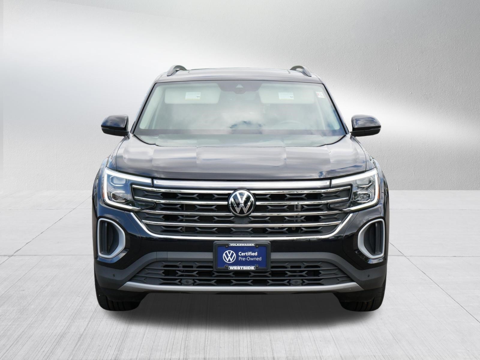 Certified 2024 Volkswagen Atlas SE w/ Panoramic Sunroof Package AWD/4WD image 2