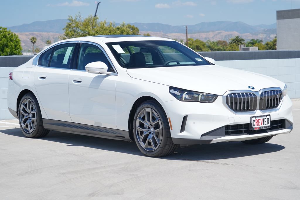 New 2026 BMW i5 eDrive40 image 3