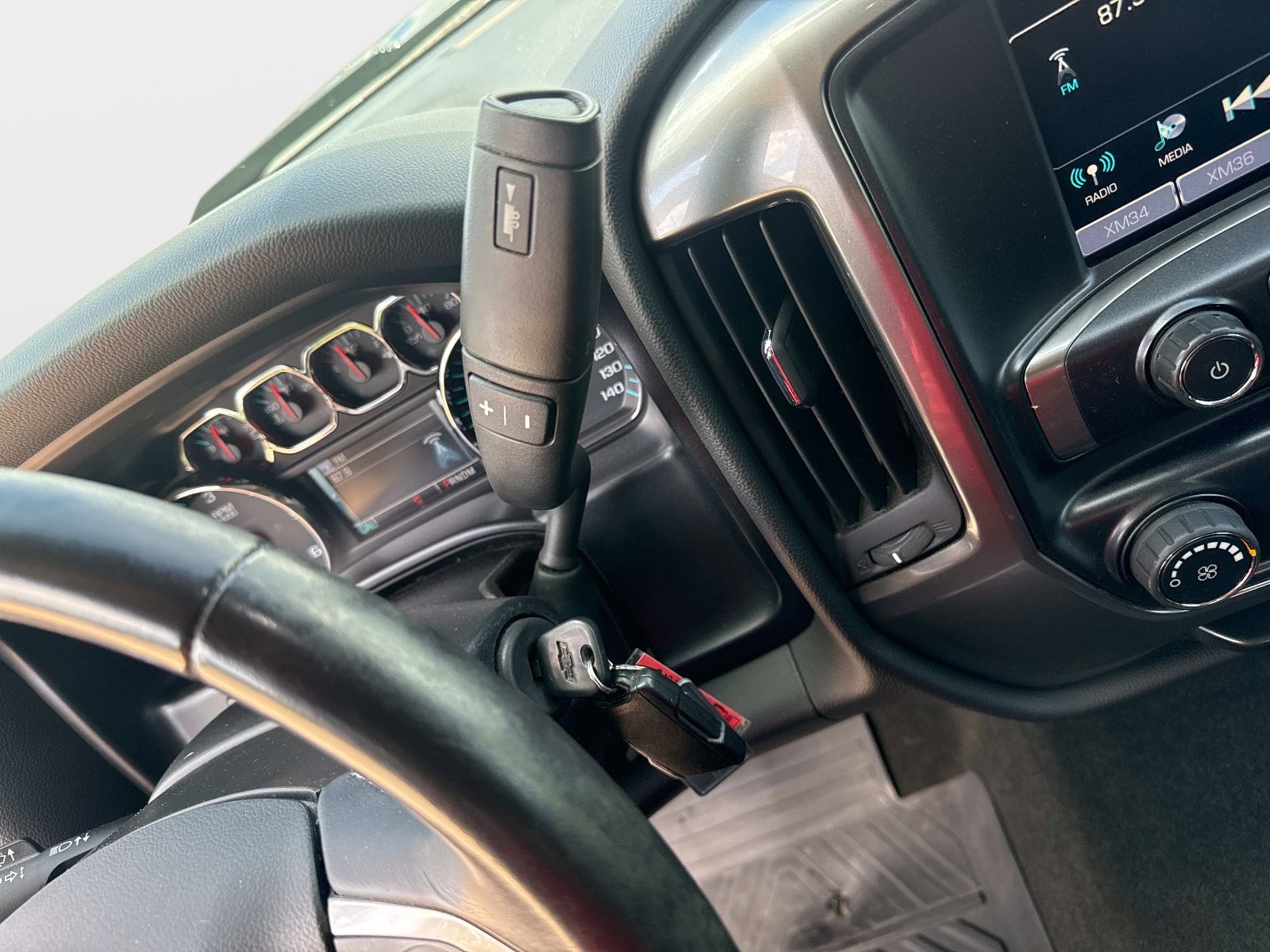 Used 2016 Chevrolet Silverado 1500 LT w/ Trailering Package RWD image 24
