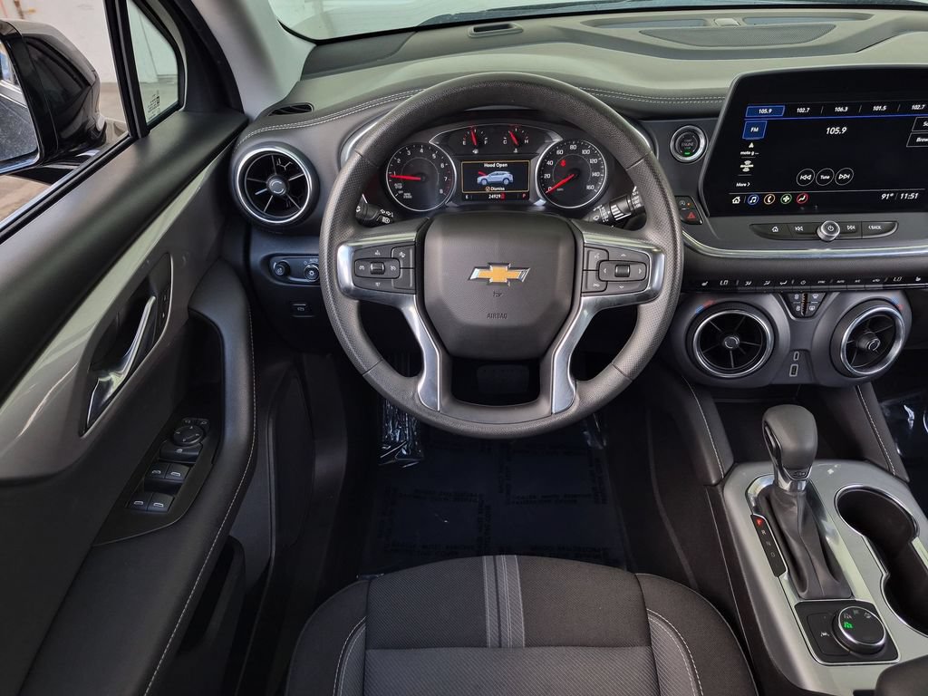 Used 2025 Chevrolet Blazer LT AWD/4WD image 23