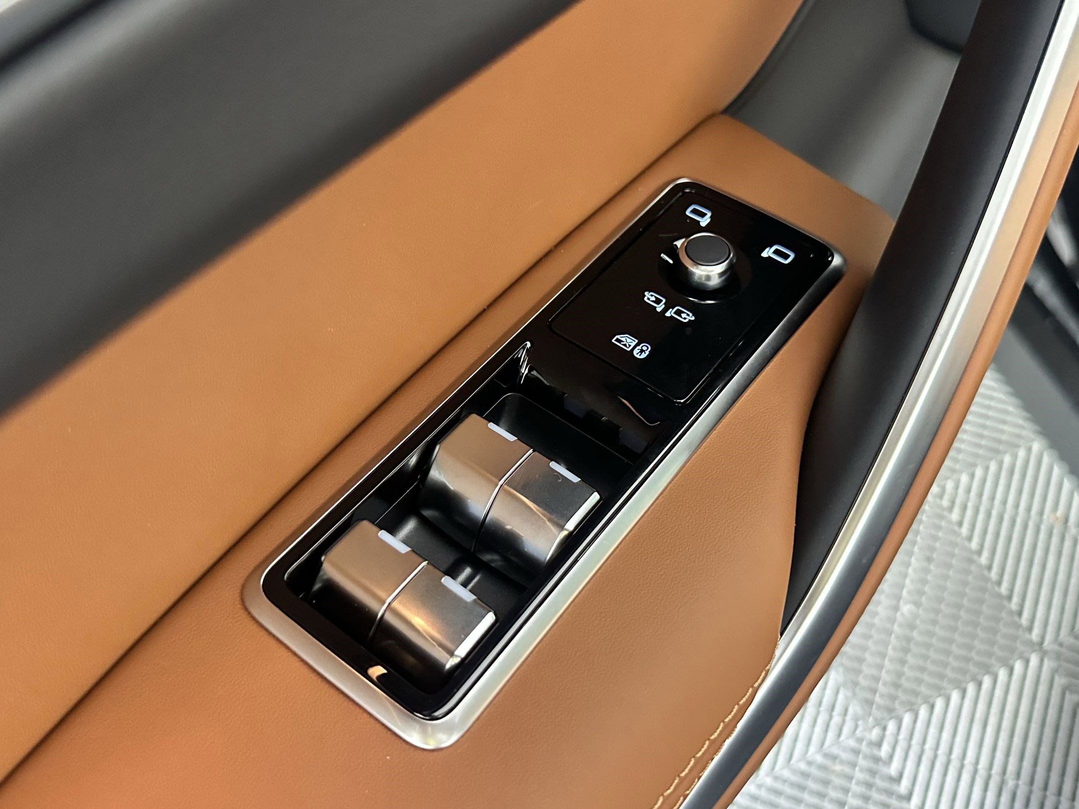 New 2026 Jaguar F-PACE R-Dynamic S image 10