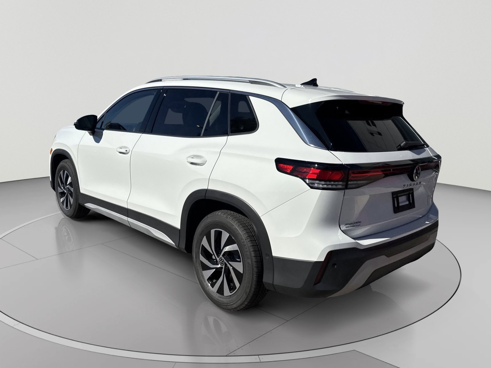 New 2026 Volkswagen Tiguan S FWD image 4