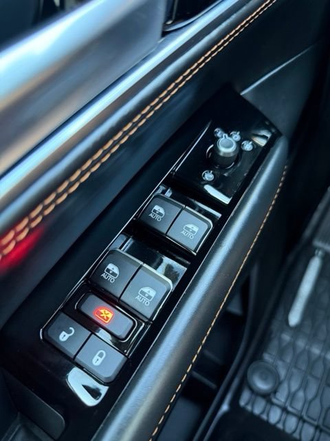 Used 2024 Jeep Grand Wagoneer L Series III AWD/4WD image 19
