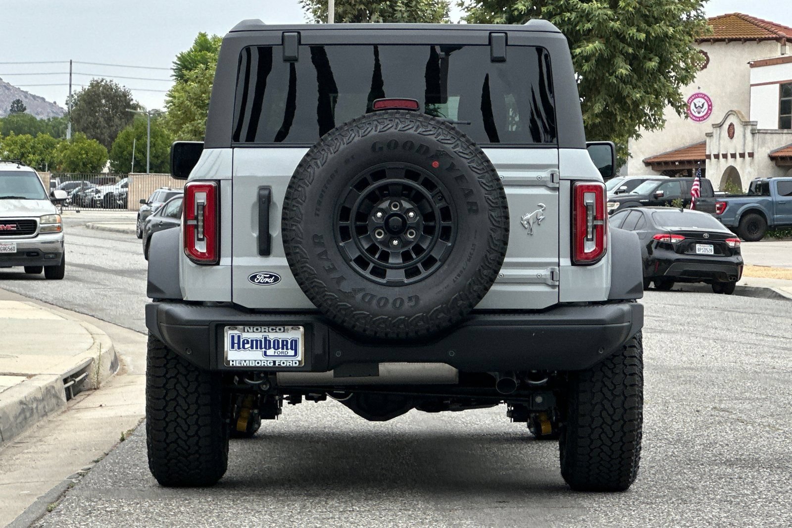 New 2026 Ford Bronco Badlands w/ Sasquatch Package AWD/4WD image 5