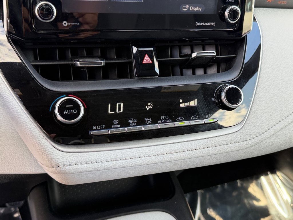 Used 2021 Toyota Corolla SE w/ SE Premium Package FWD image 23