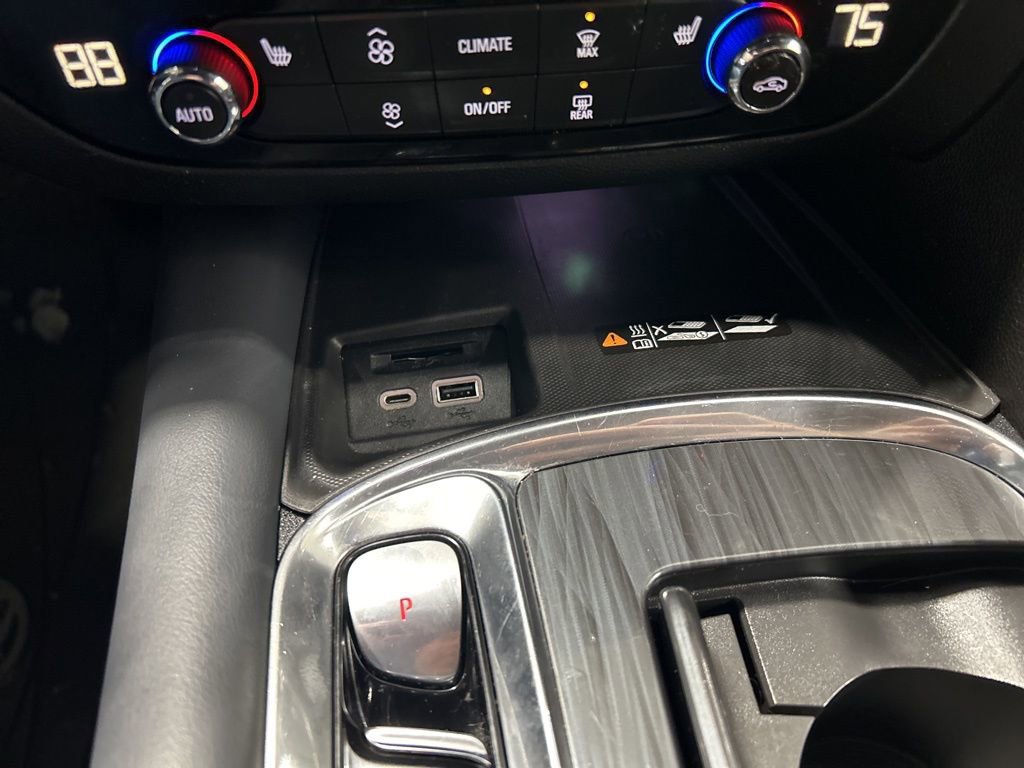 Used 2023 Buick Enclave Essence w/ Sport Touring Edition image 21