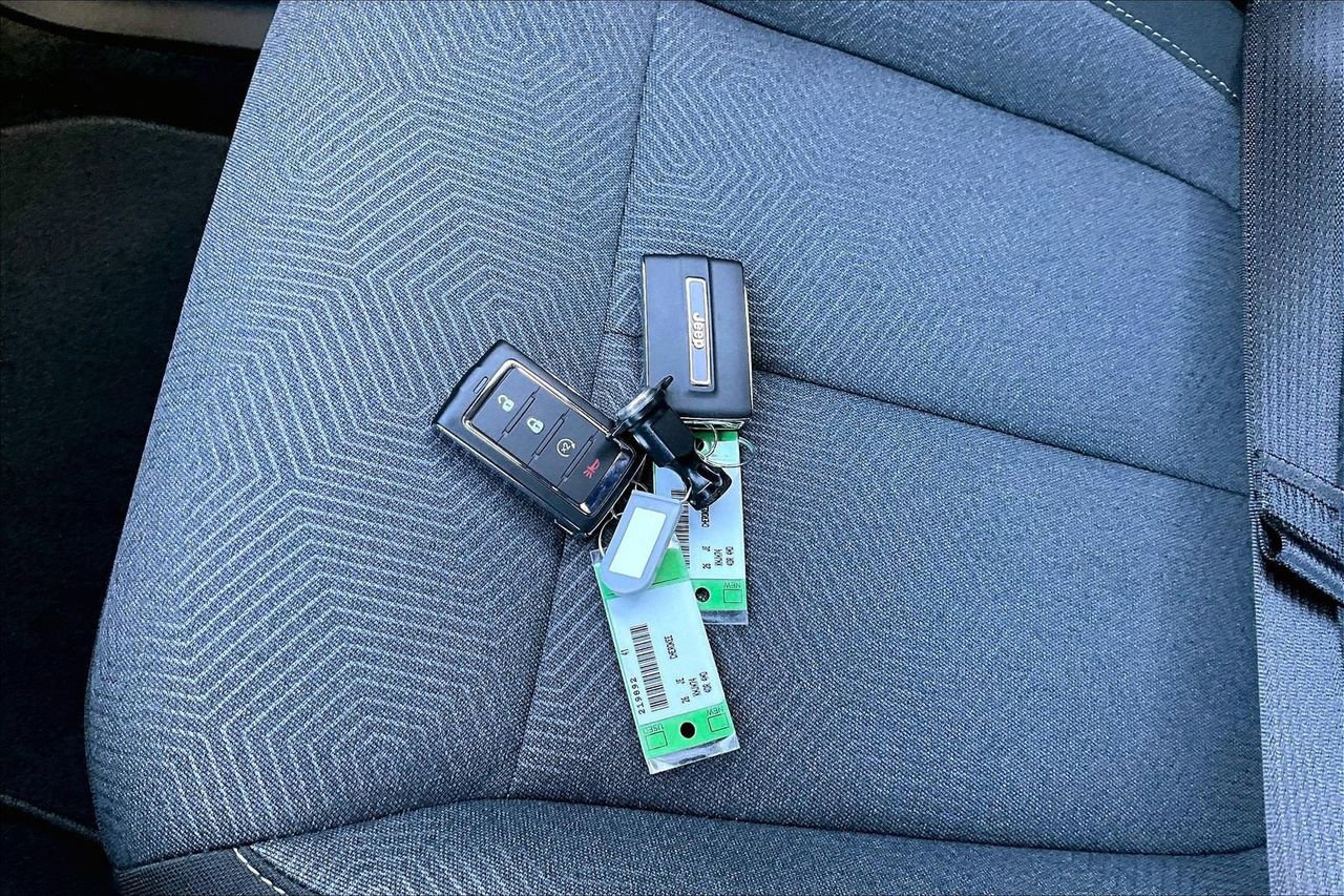 New 2026 Jeep Cherokee Laredo image 29