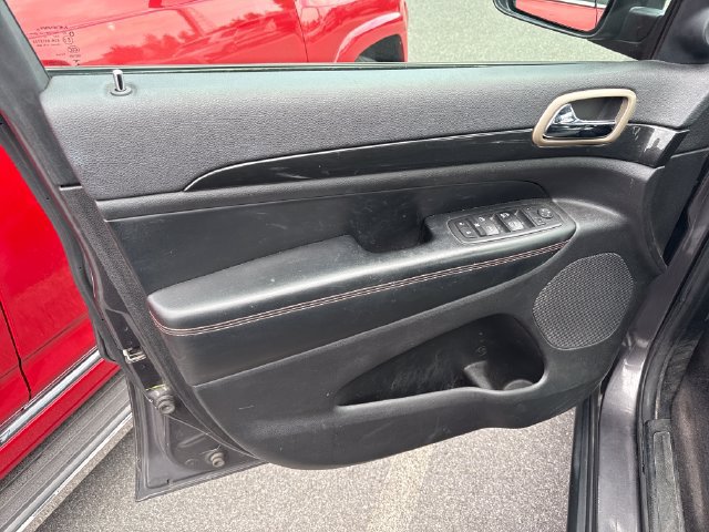 Used 2017 Jeep Grand Cherokee Laredo AWD/4WD image 21