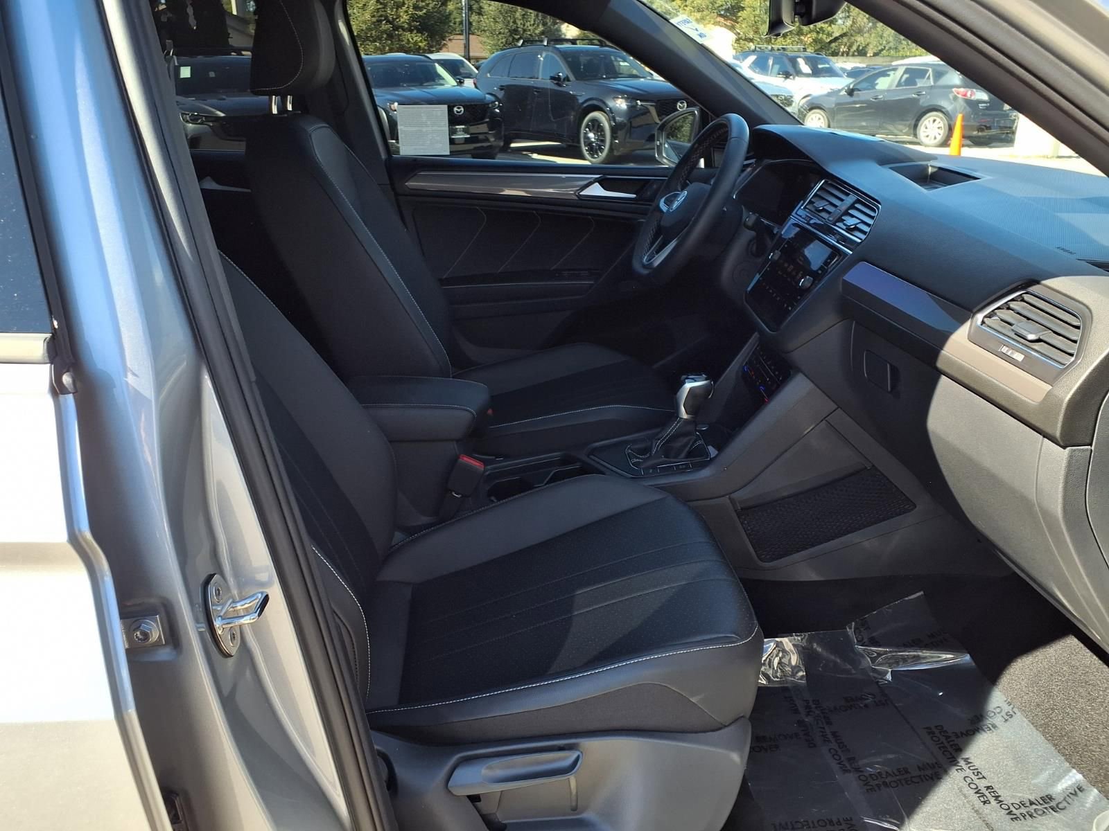 Certified 2023 Volkswagen Tiguan SE R-Line image 24