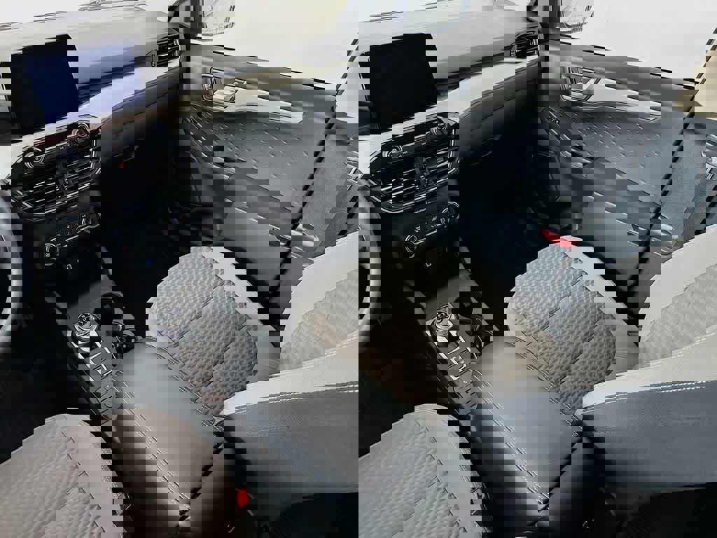 Certified 2020 Ford Escape SE image 11