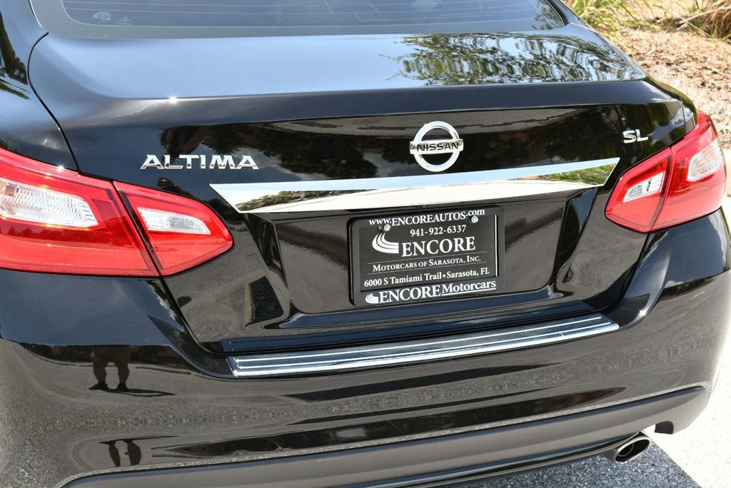 Used 2016 Nissan Altima 2.5 SL w/ Moonroof Package FWD image 10