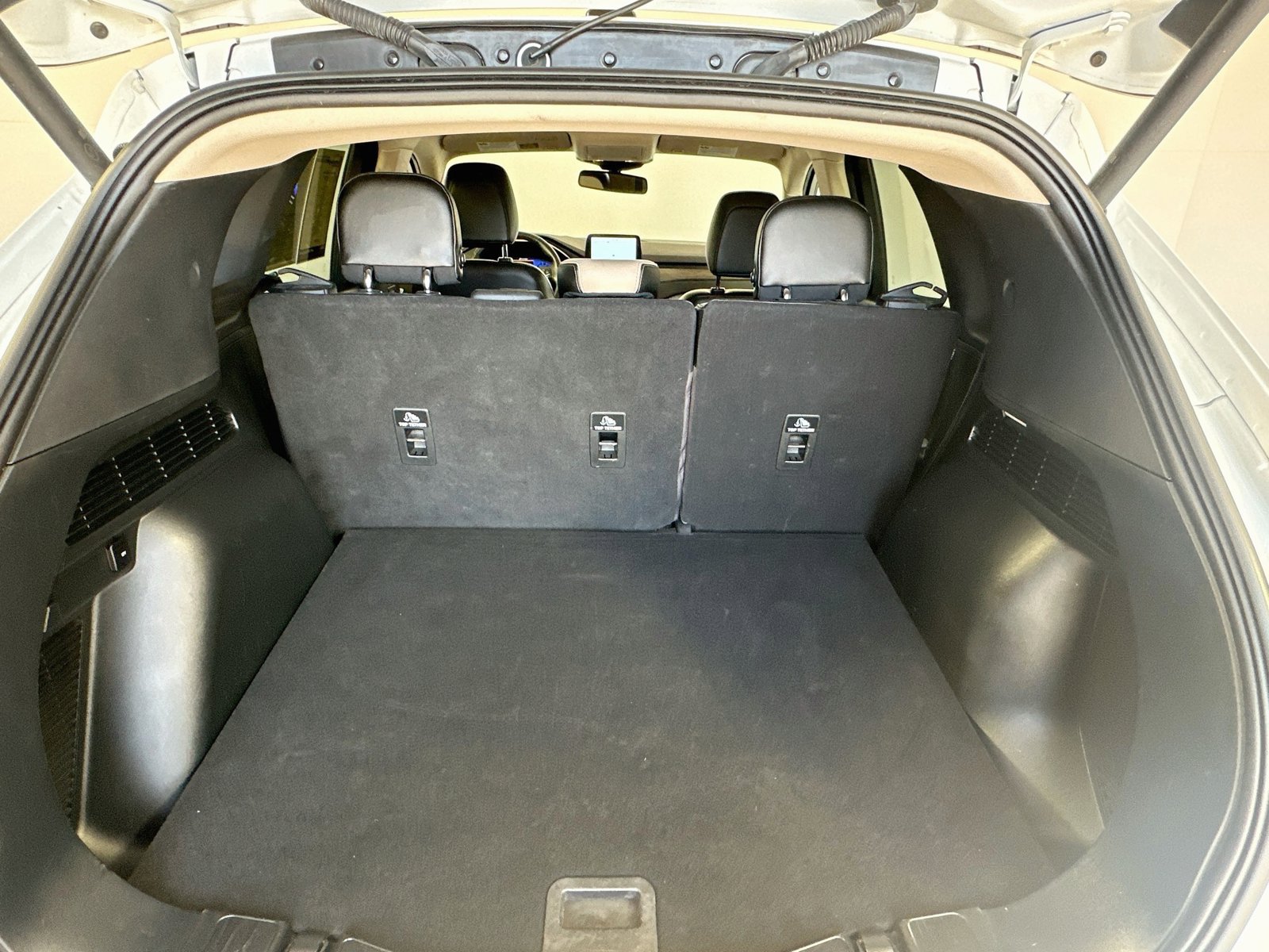 Used 2020 Ford Escape Titanium AWD/4WD image 26