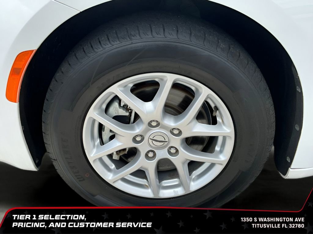 Used 2023 Chrysler Voyager LX FWD image 33