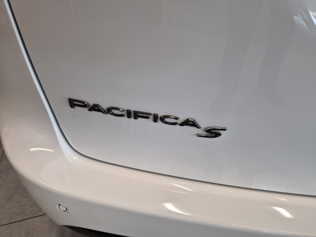 New 2026 Chrysler Pacifica Limited w/ S Appearance Package image 8