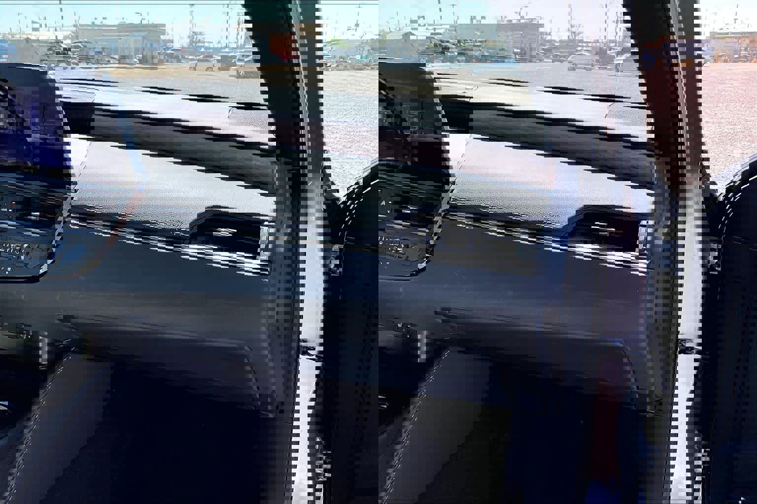 Used 2025 Lexus ES 300h w/ Premium Package image 17