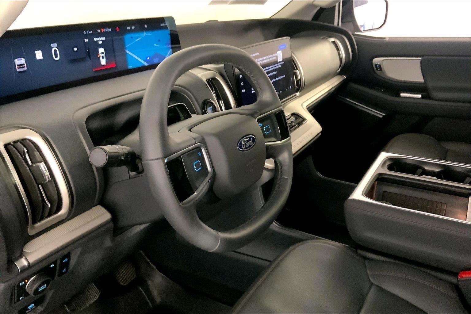 Used 2025 Ford Expedition Active AWD/4WD image 14