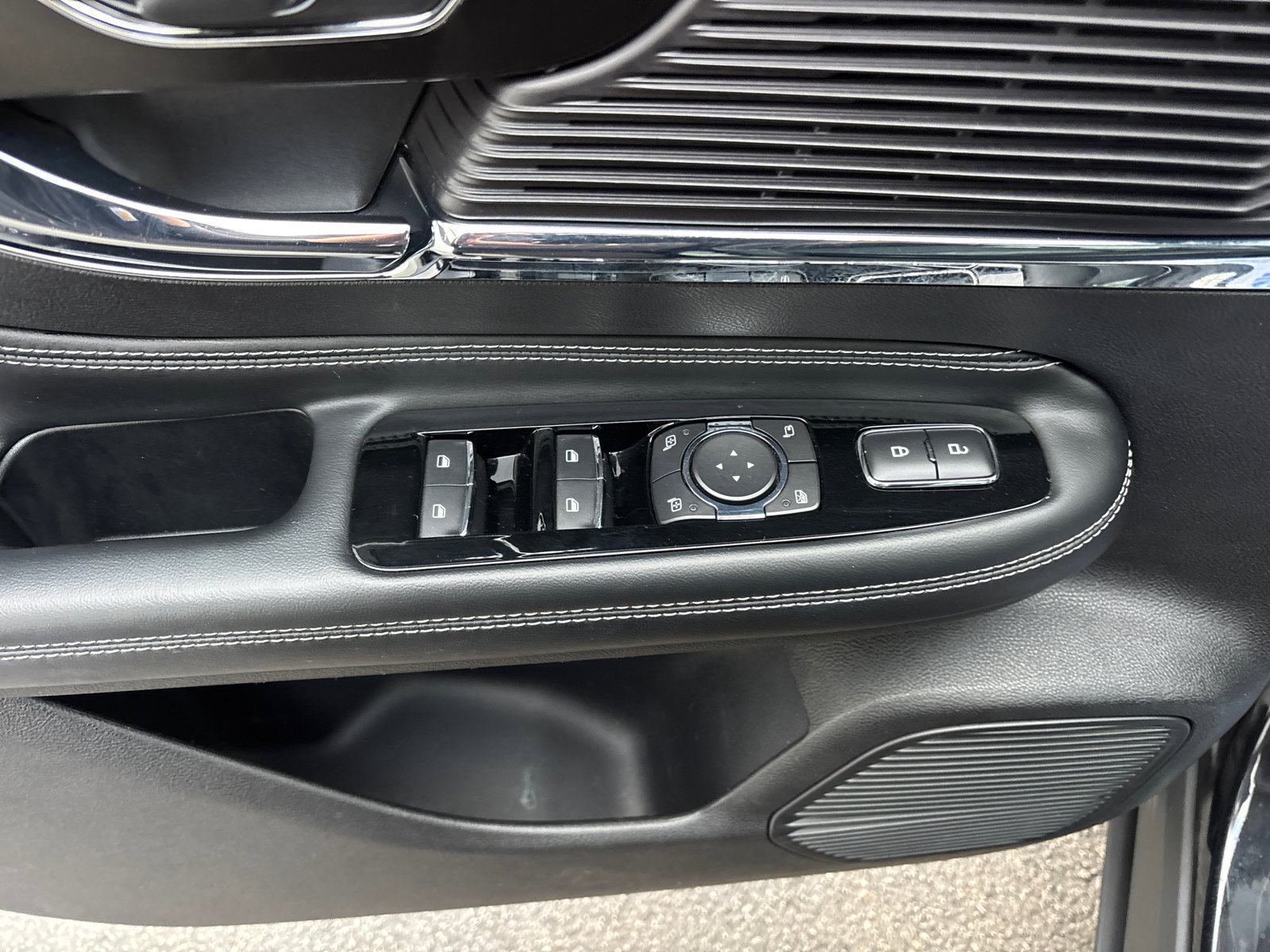 Certified 2022 Lincoln Corsair Reserve w/ Elements Package image 13