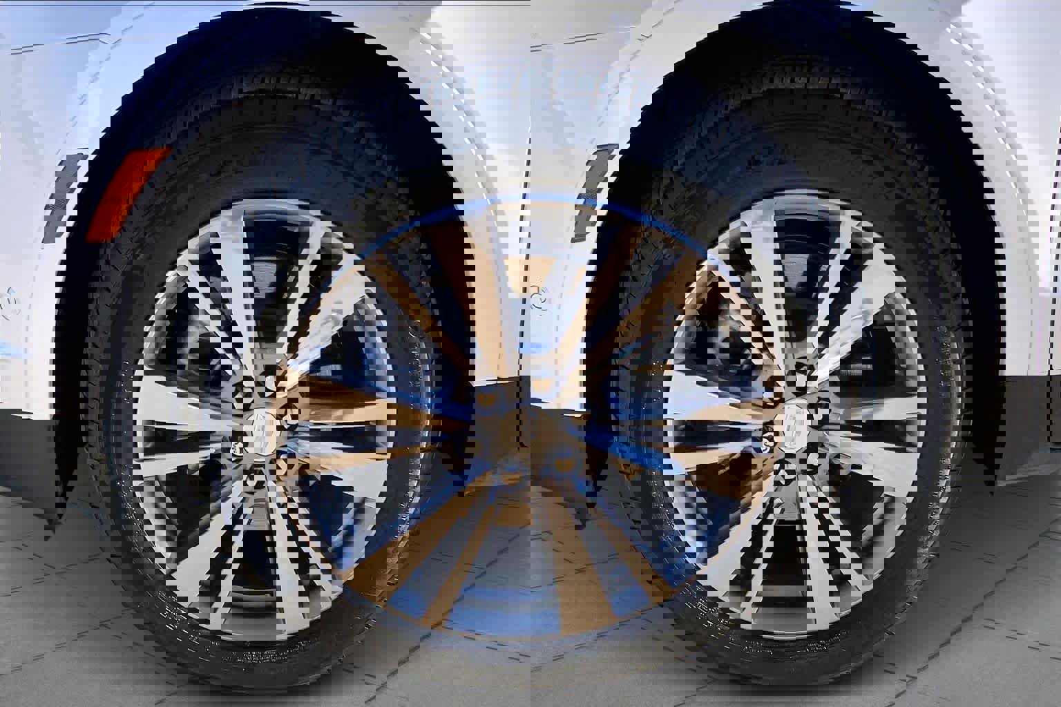 Used 2025 Cadillac XT5 Premium Luxury w/ Technology Package image 10