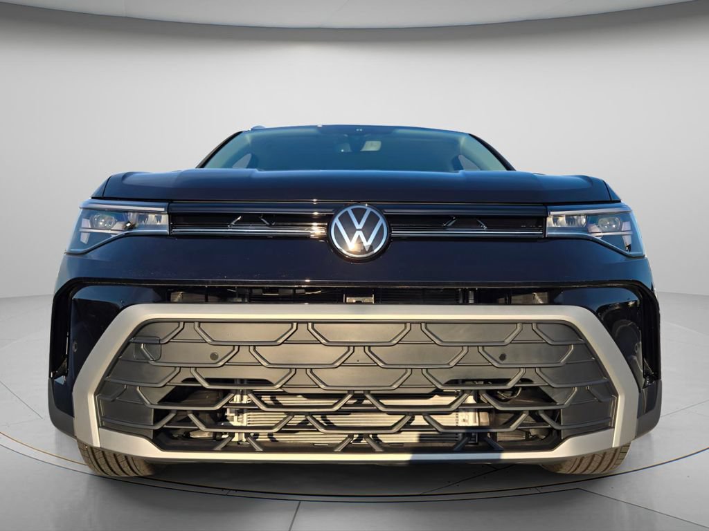 New 2026 Volkswagen Taos SE FWD image 3