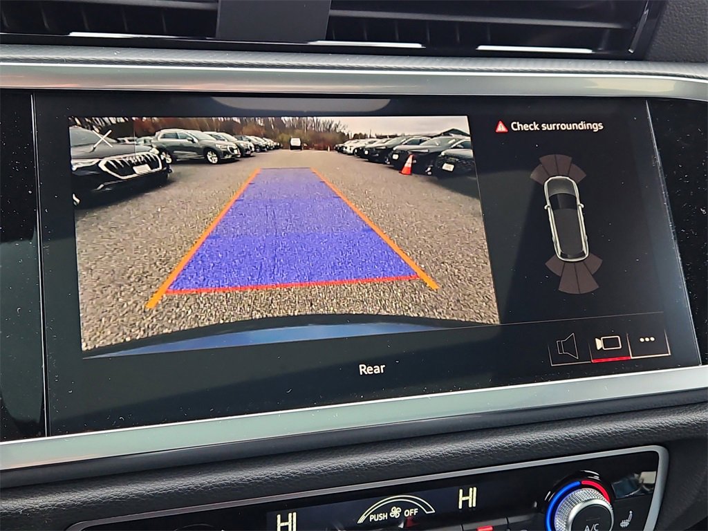 New 2025 Audi Q3 2.0T Premium image 9