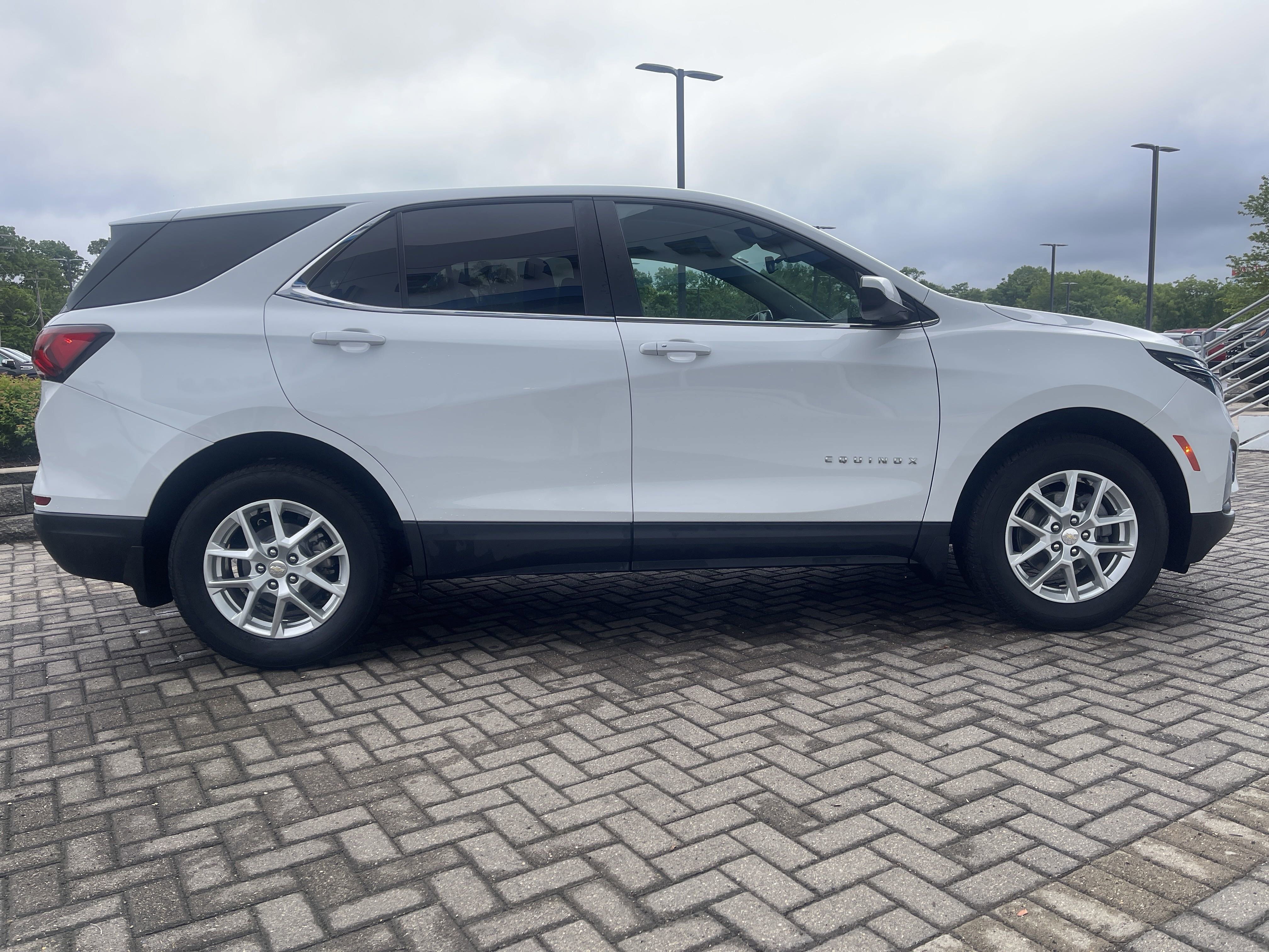 Used 2023 Chevrolet Equinox LT image 6