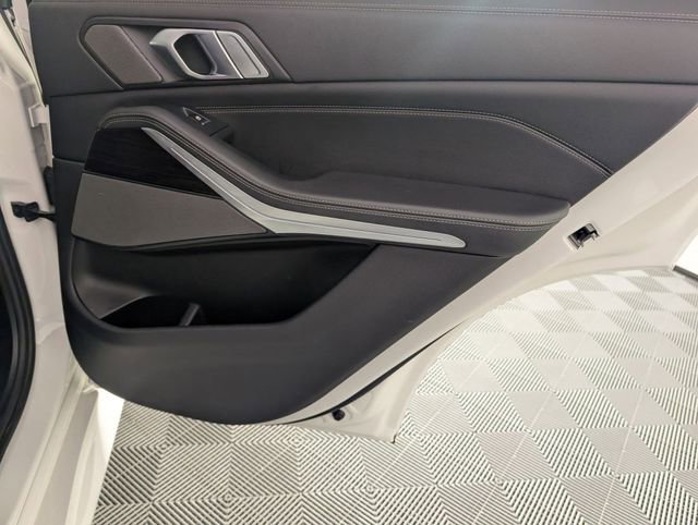 Used 2021 BMW X5 xDrive40i w/ M Sport Package image 35