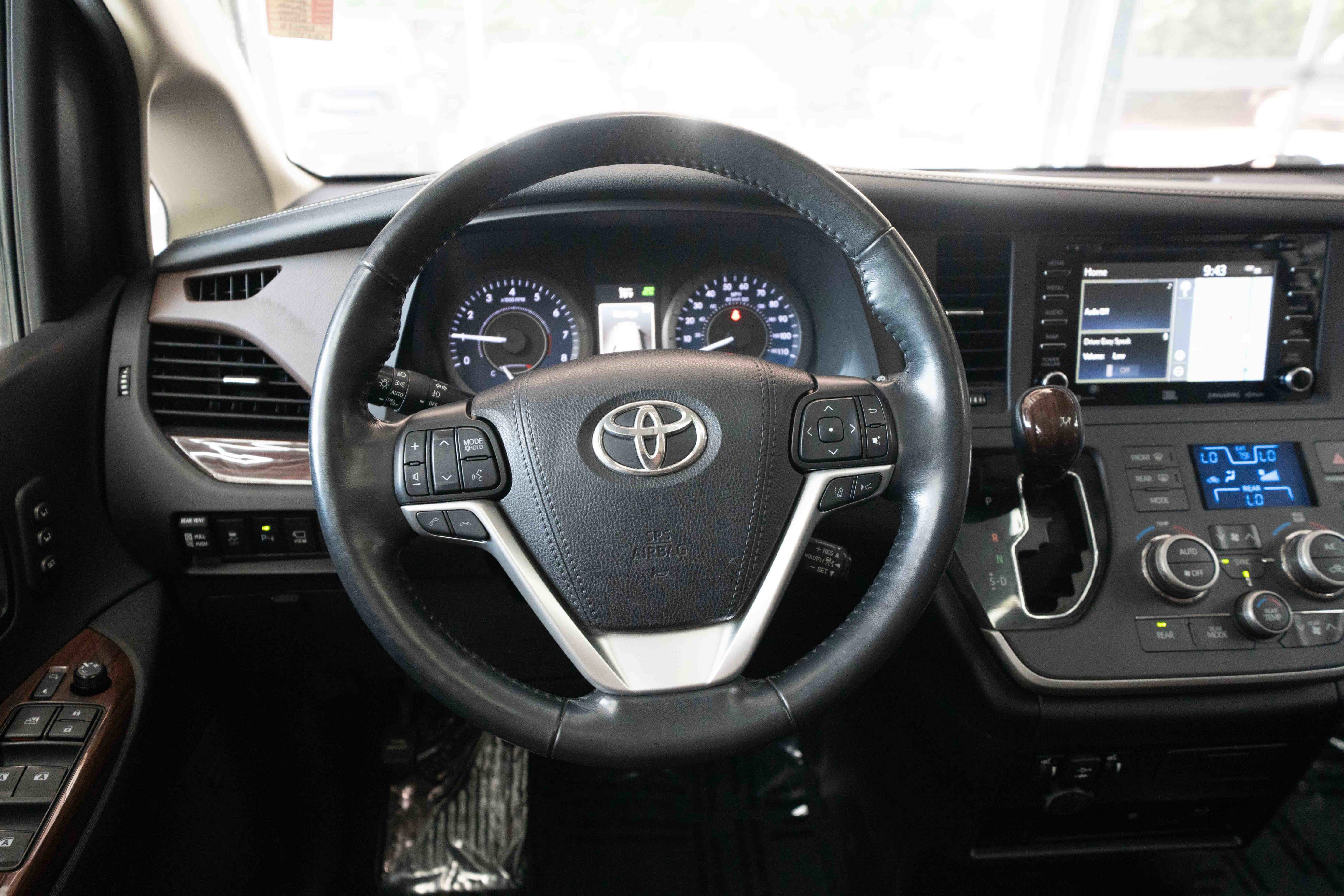 Used 2020 Toyota Sienna Limited Premium AWD/4WD image 21