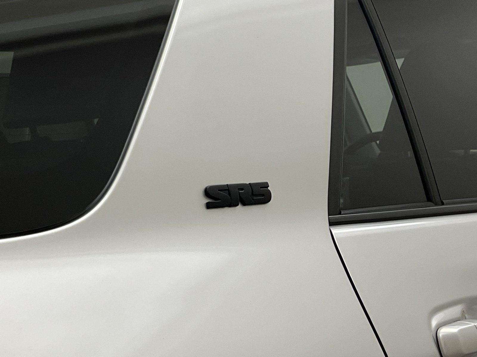 Used 2022 Toyota 4Runner SR5 Premium w/ Moonroof Package AWD/4WD image 29