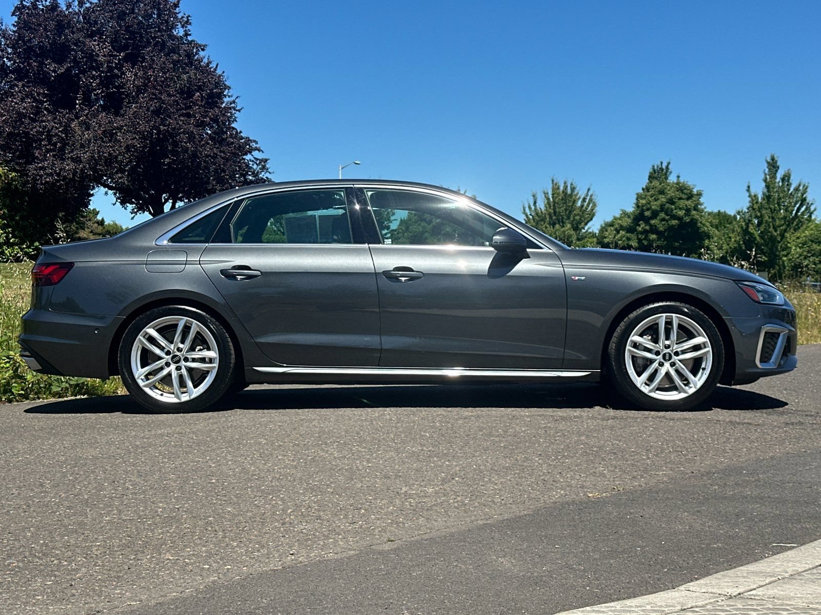 Used 2023 Audi A4 2.0T Prestige AWD/4WD image 2