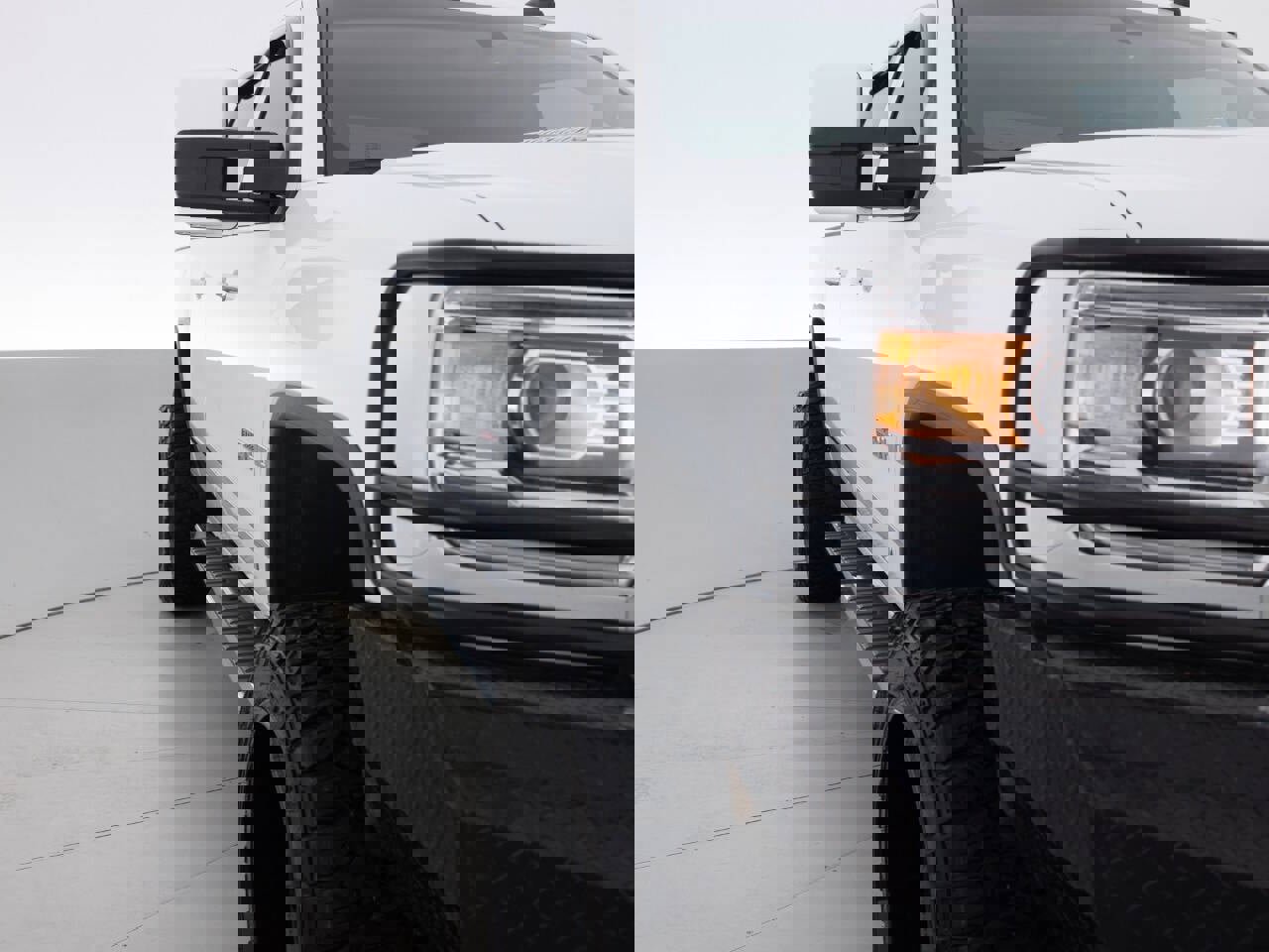 Used 2015 GMC Sierra 2500 SLT w/ Duramax Plus Package image 11