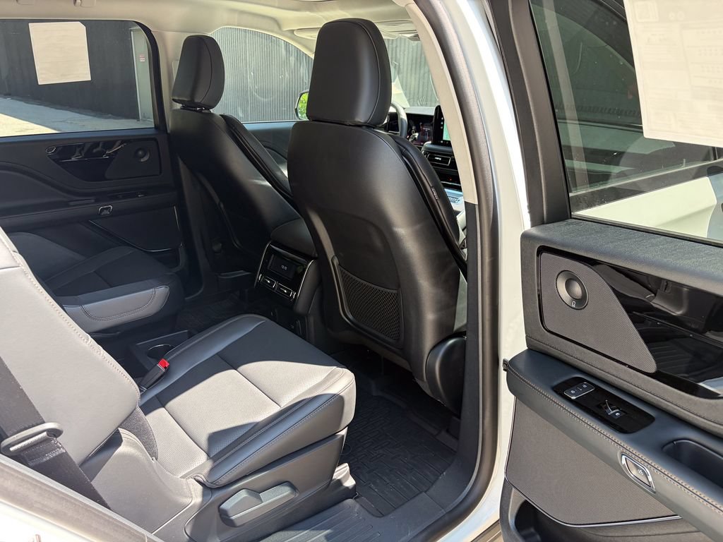 New 2026 Lincoln Aviator AWD image 23