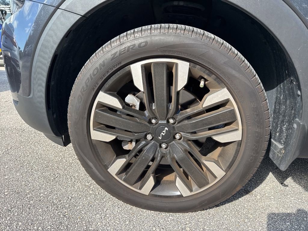 Used 2024 Kia Telluride SX w/ Towing Package image 40