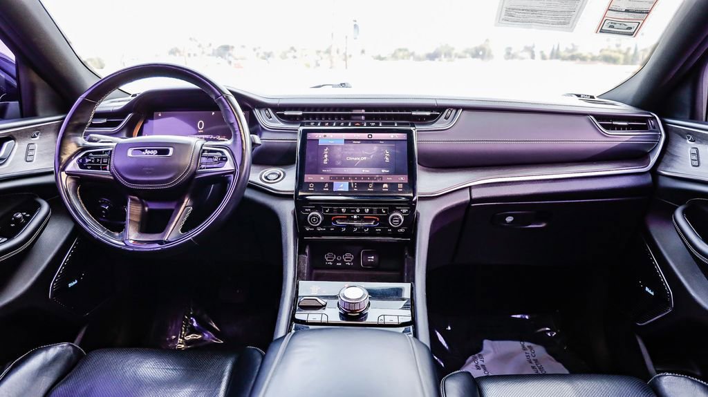 Used 2021 Jeep Grand Cherokee L Overland w/ Advanced Protech Group III image 15