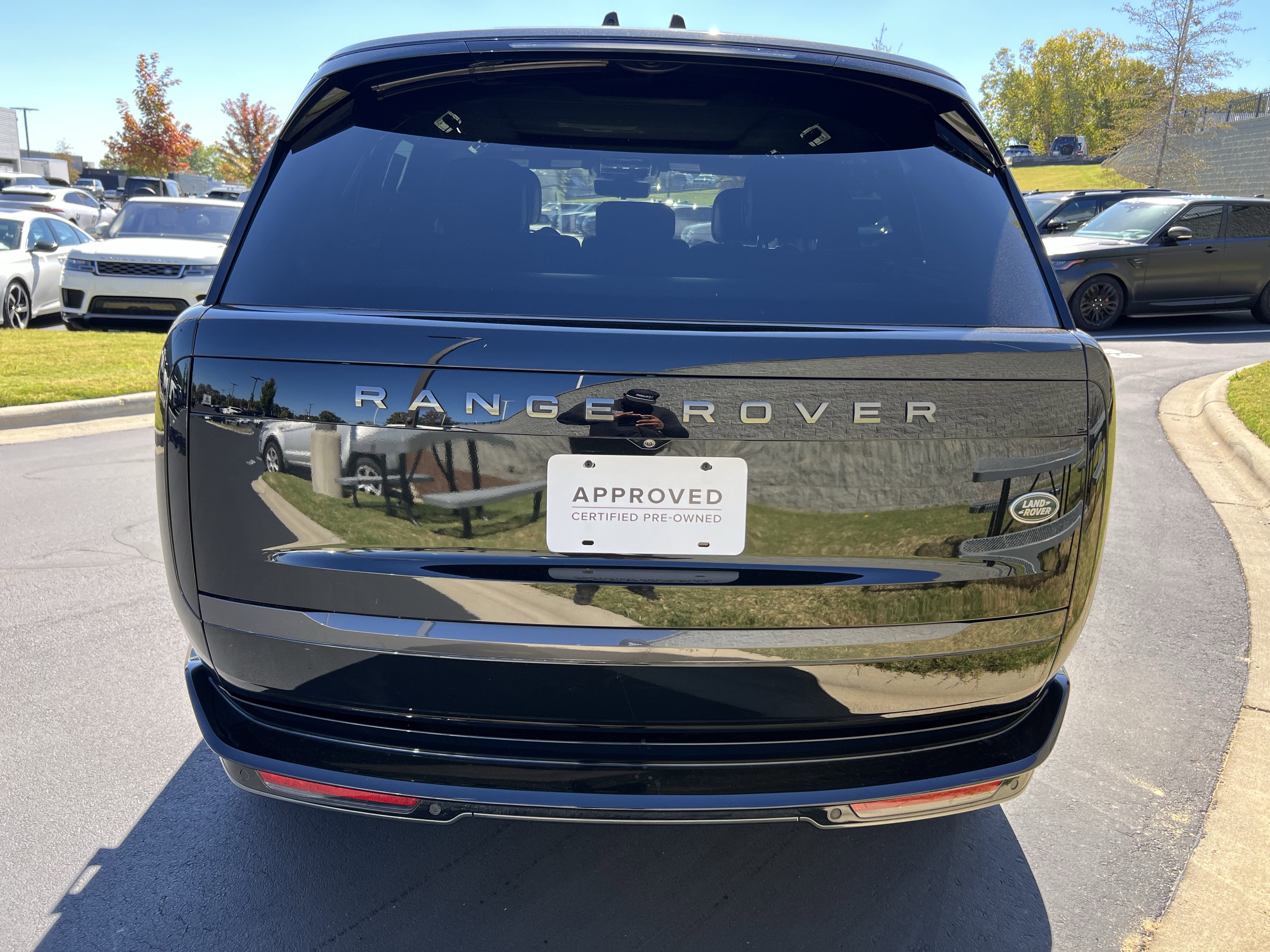 Used 2023 Land Rover Range Rover SE image 6