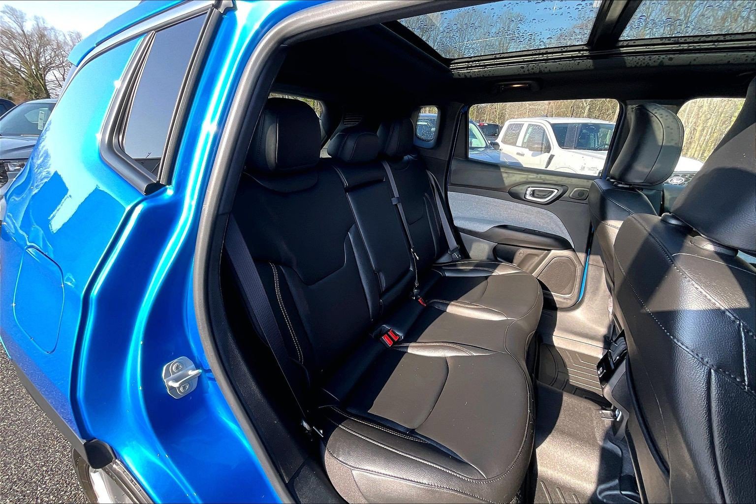 Used 2024 Jeep Compass Latitude w/ Sun and Sound Group image 26