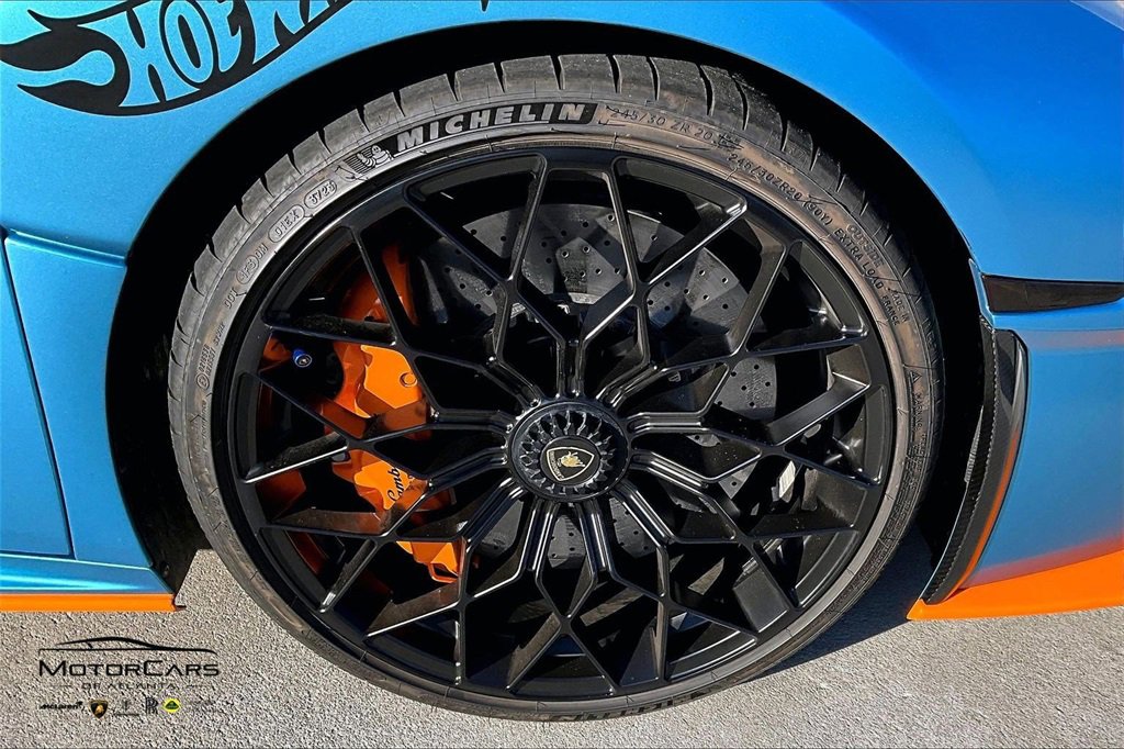 Used 2022 Lamborghini Huracan STO image 29