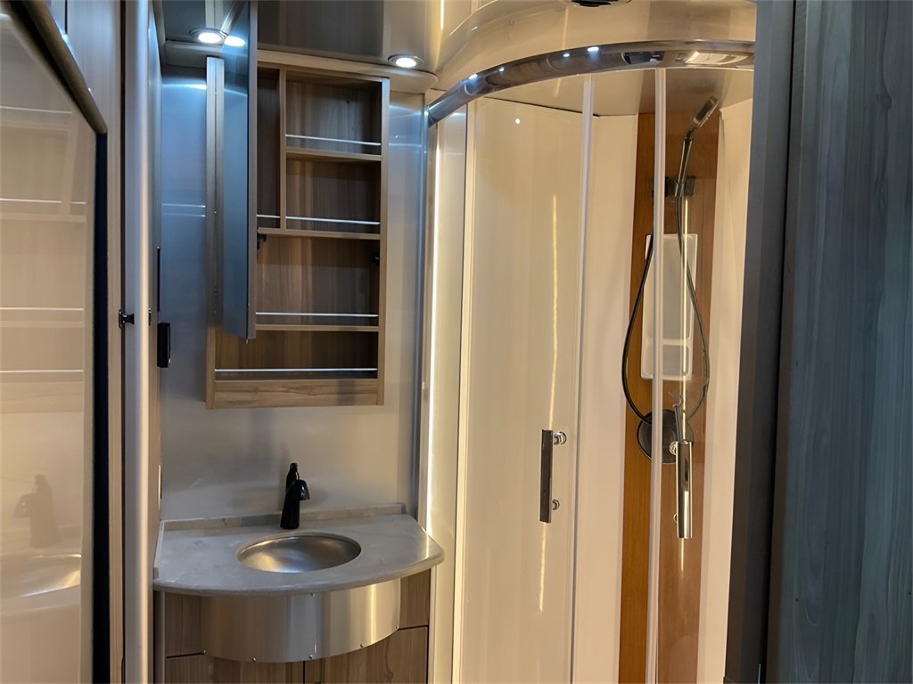 Used 2019 Mercedes-Benz Sprinter 170 image 31