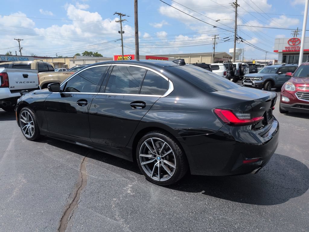 Used 2019 BMW 330i xDrive Sedan w/ Convenience Package AWD/4WD image 3