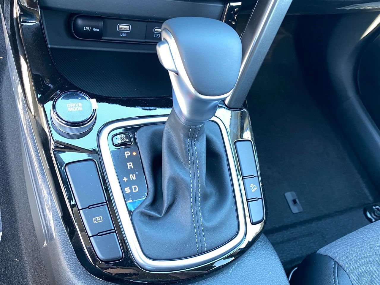 New 2026 Kia Seltos S FWD image 18