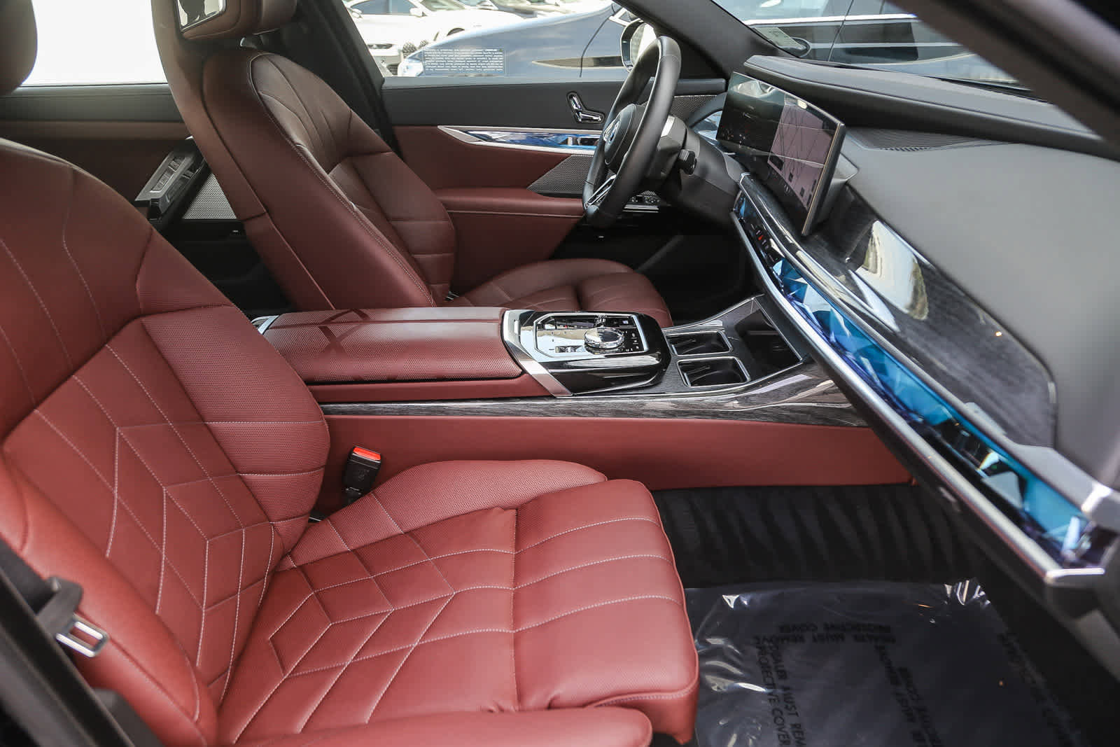 Used 2025 BMW i7 eDrive50 w/ M Sport Package image 13