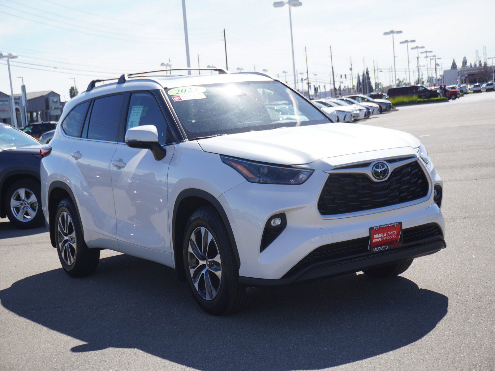 Used 2023 Toyota Highlander XLE image 1